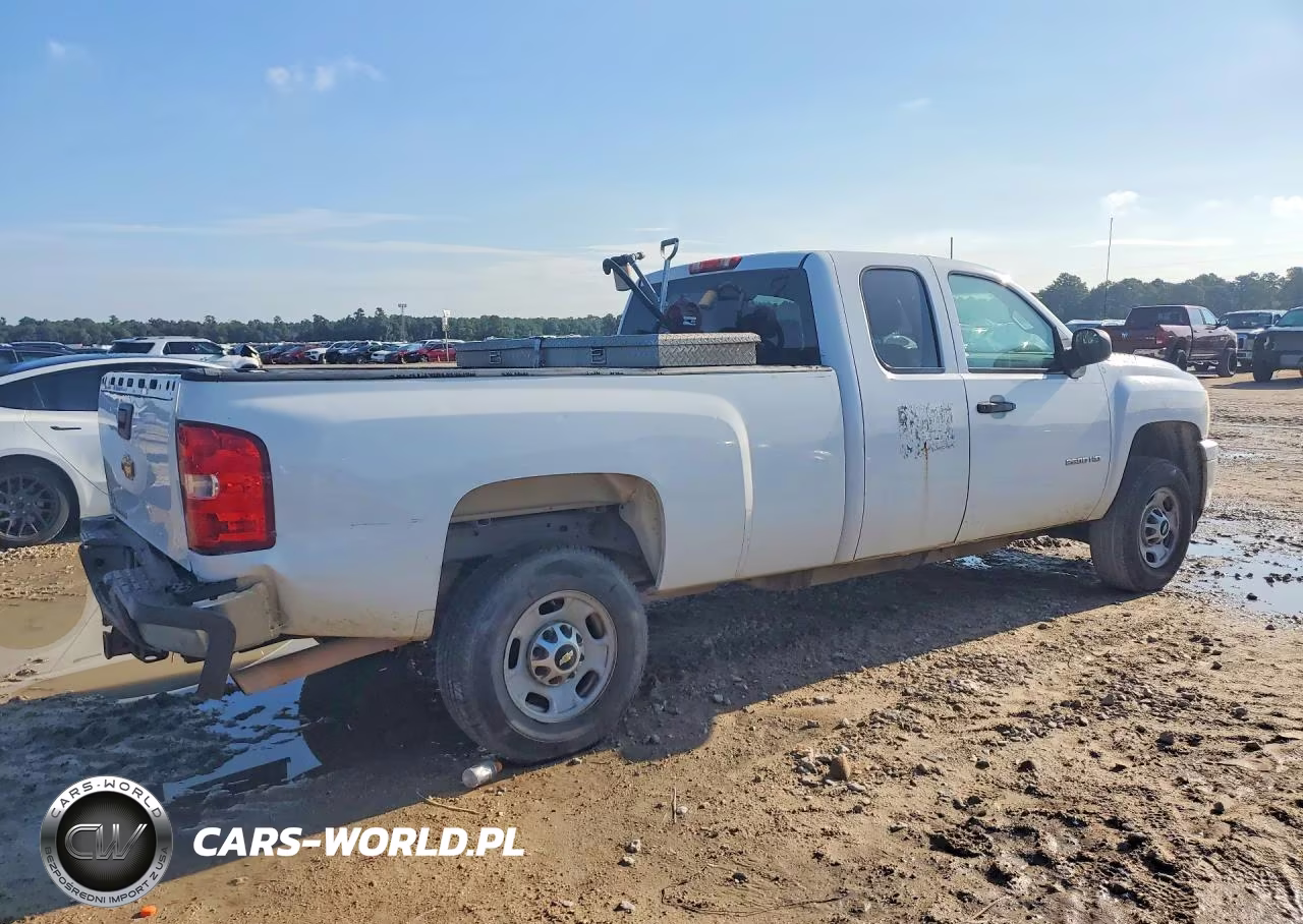 2013 Chevrolet Silverado C2500 Heavy Duty VIN:1GC2CVCG4DZ193745 - 3