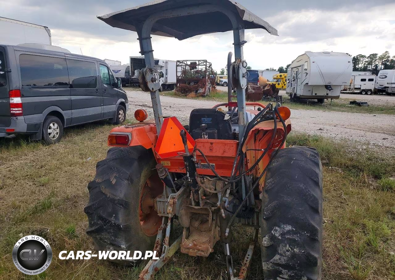 2003 Kubota Tractor VIN:64987 - 6