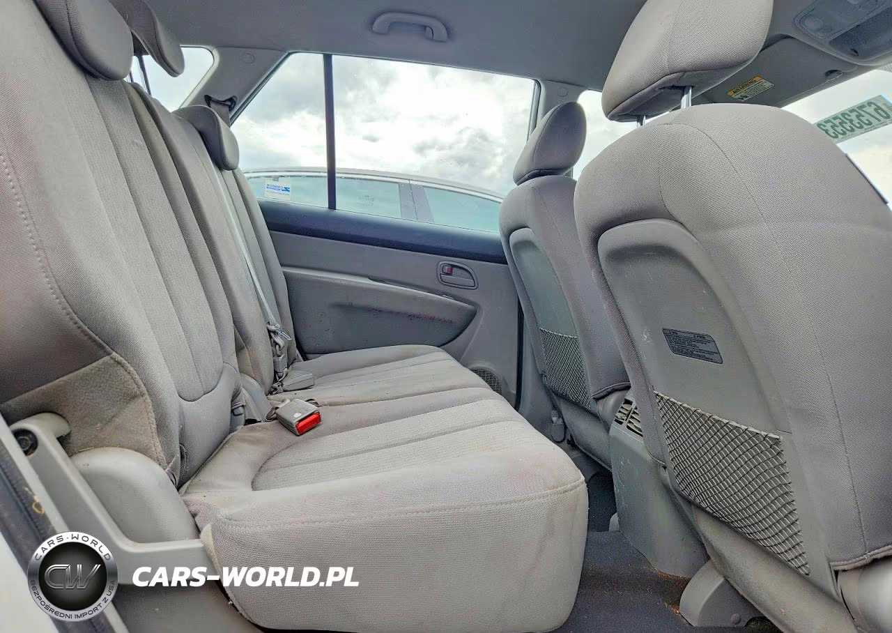 2009 Kia Rondo Base VIN:KNAFG528X97249901 - 10