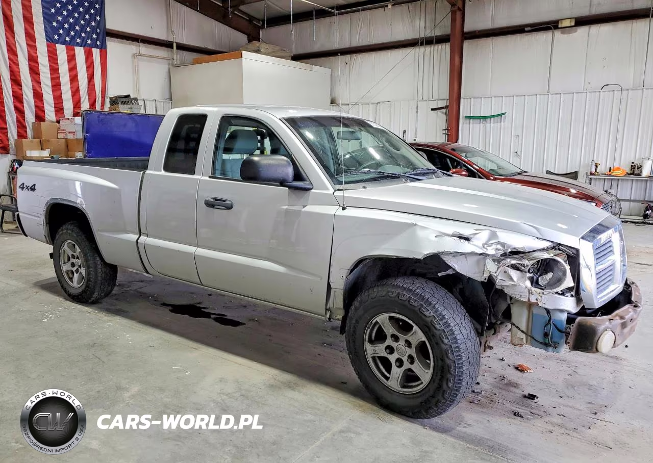 2005 Dodge Dakota Slt VIN:1D7HW42N05S315500 - 4