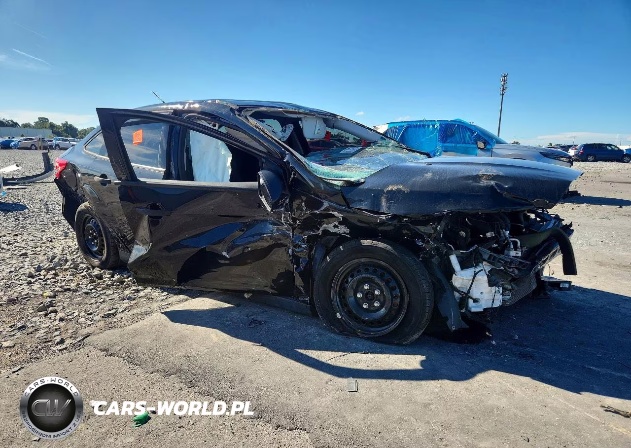 2015 Ford Focus S VIN:1FADP3E25FL354537 - 4