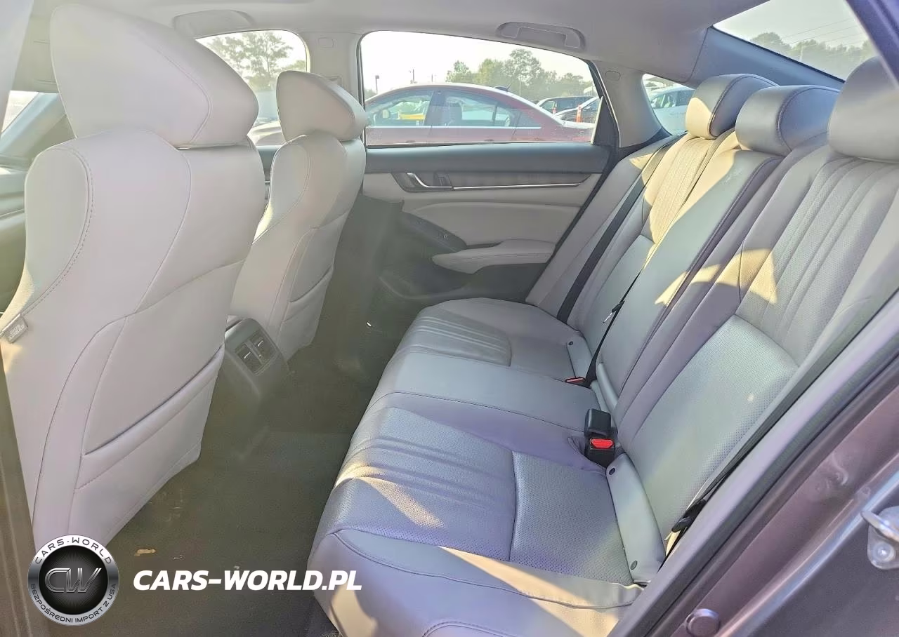 2018 Honda Accord Touring VIN:1HGCV2F98JA027637 - 10