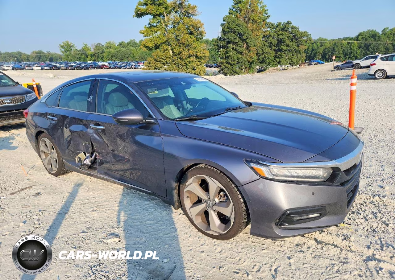 2018 Honda Accord Touring VIN:1HGCV2F98JA027637 - 4