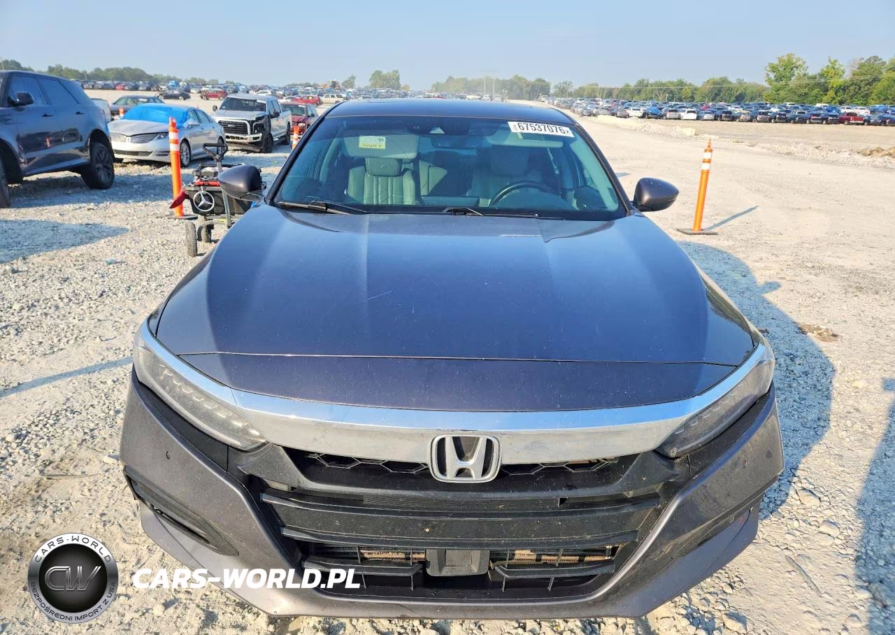 2018 Honda Accord Touring VIN:1HGCV2F98JA027637 - 5