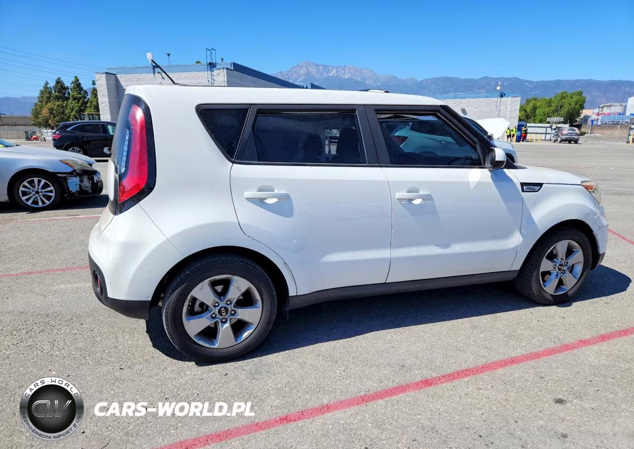 2018 Kia Soul Base VIN:KNDJN2A20J7544170 - 3