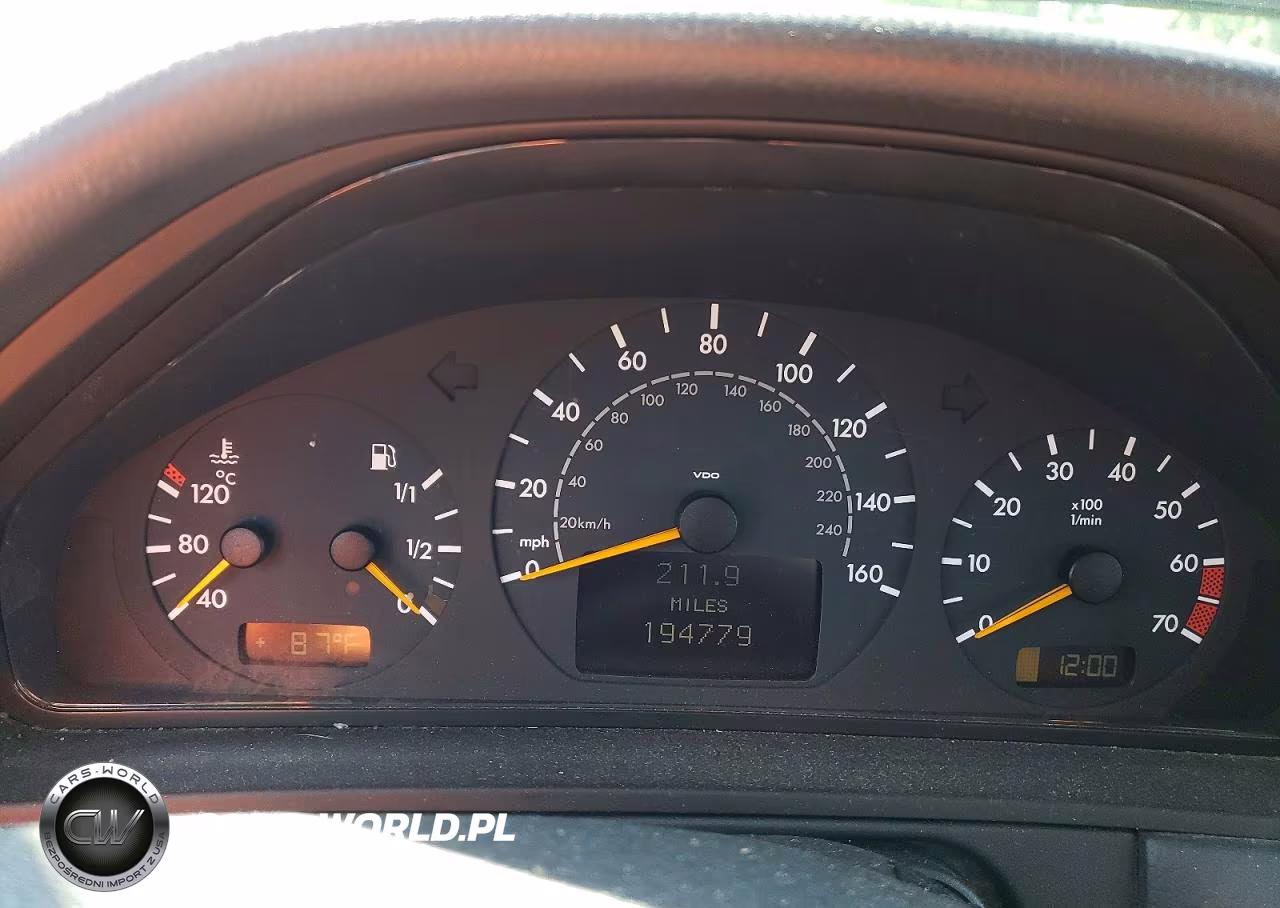 2003 Mercedes-Benz E 320 4Matic VIN:WDBJH82J93X085335 - 9
