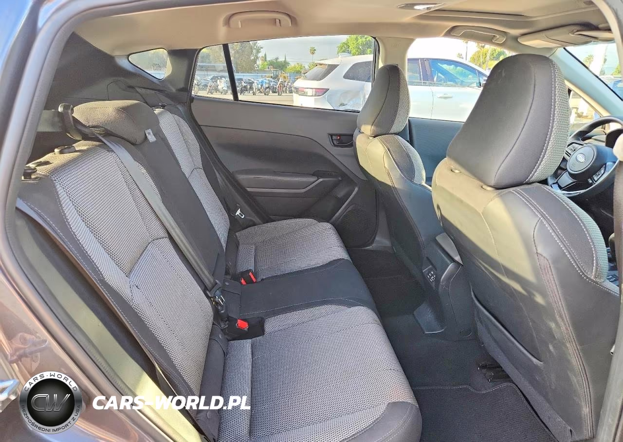 2024 Subaru Crosstrek Premium VIN:JF2GUADC2RH914005 - 11