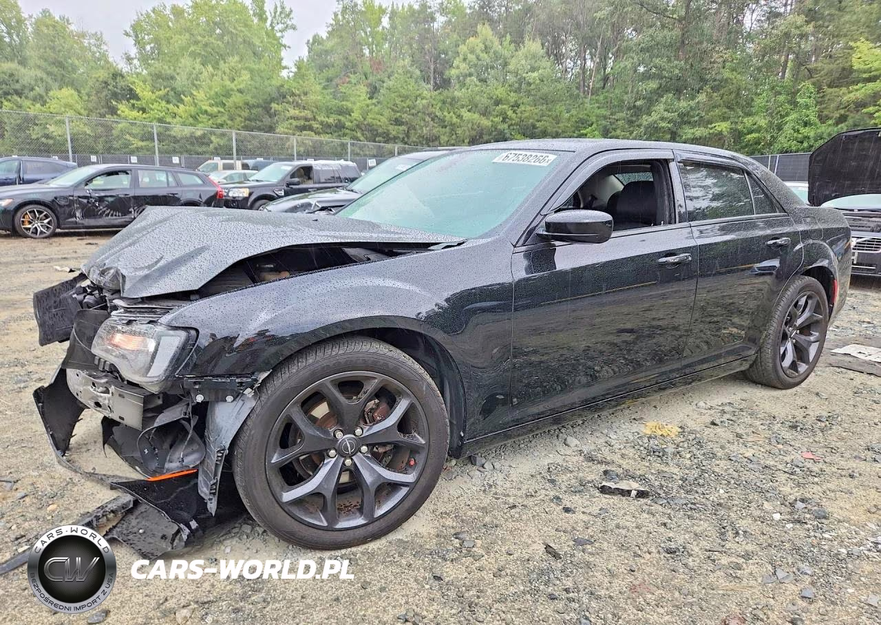2021 Chrysler 300 Touring VIN:2C3CCAAG7MH596011 - 1