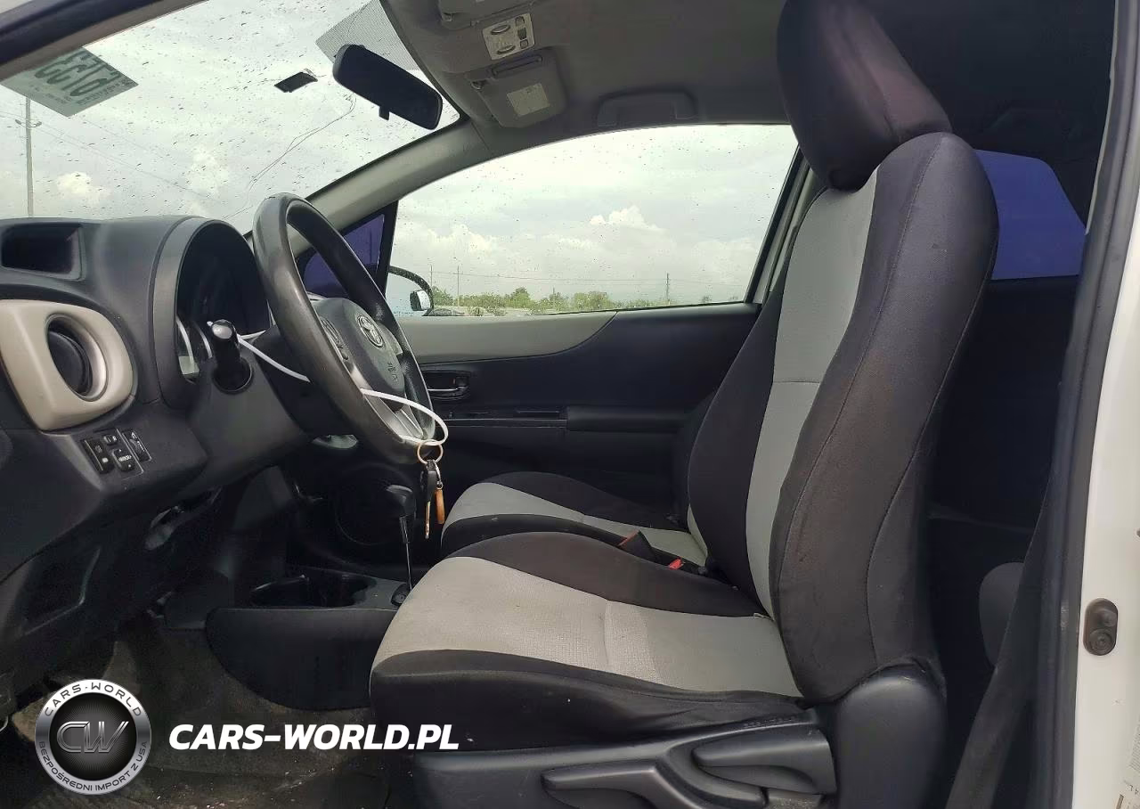 2013 Toyota Yaris 3-Door Le VIN:JTDJTUD30DD567931 - 7