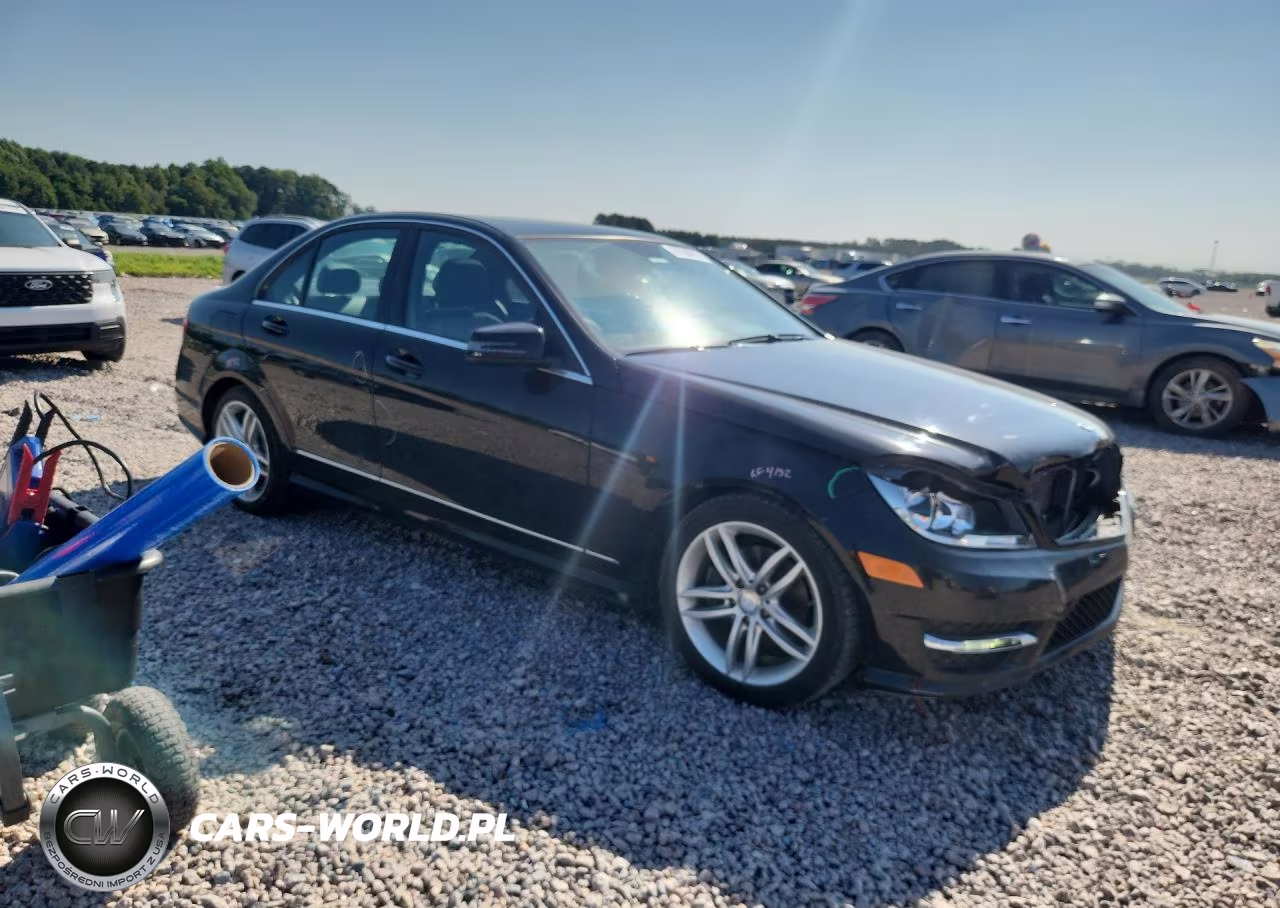 2012 Mercedes-Benz C 300 4Matic VIN:WDDGF8BB9CR228787 - 4