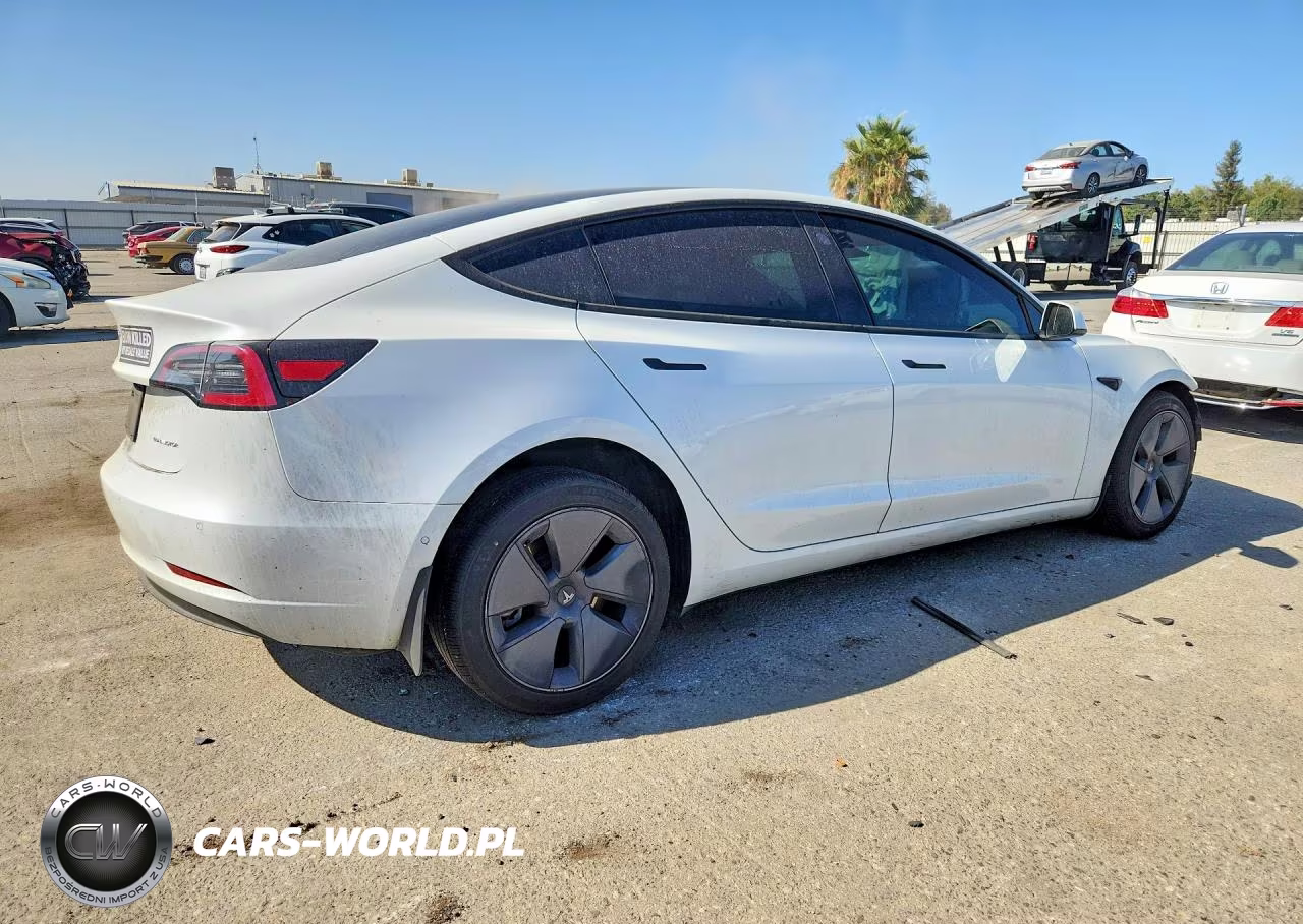 2022 Tesla Model 3 VIN:5YJ3E1EB4NF132086 - 3