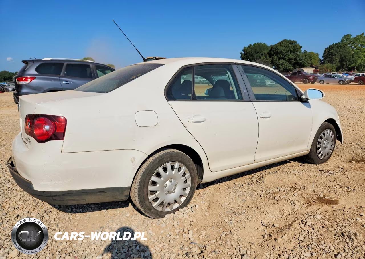 2010 Volkswagen Jetta S VIN:3VWJX7AJ1AM028594 - 3