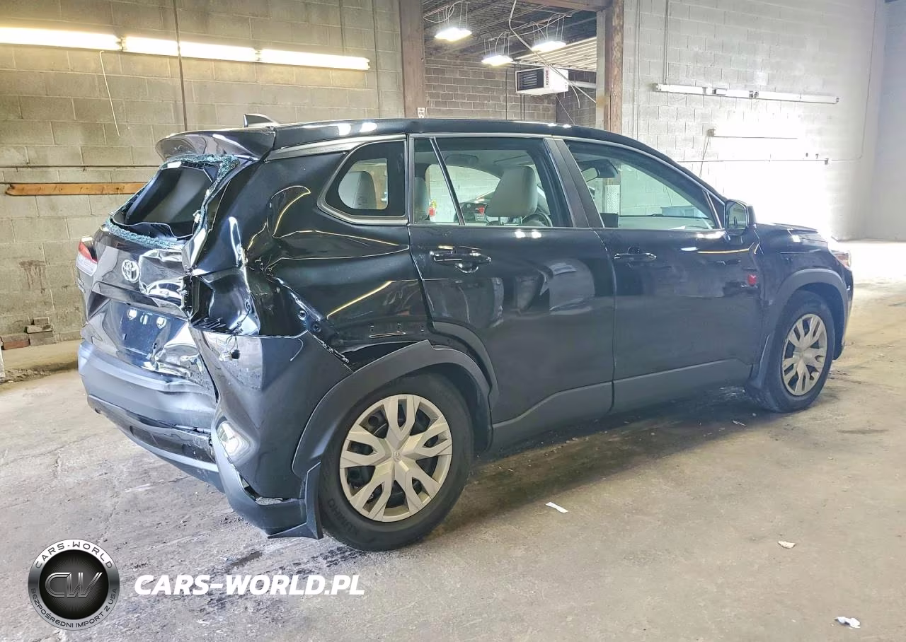 2023 Toyota Corolla Cross L VIN:7MUAAABG5PV076313 - 3