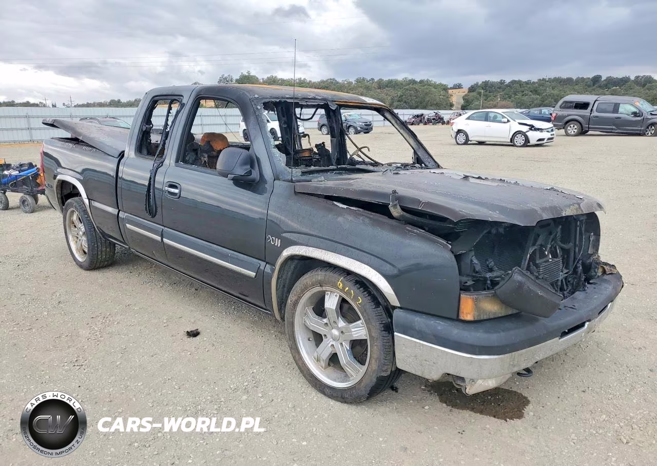 2003 Chevrolet Silverado C1500 VIN:2GCEC19V531412117 - 4
