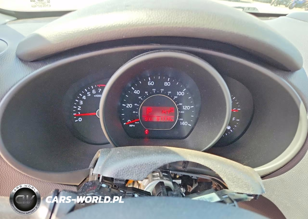 2014 Kia Soul + VIN:KNDJP3A55E7054193 - 9