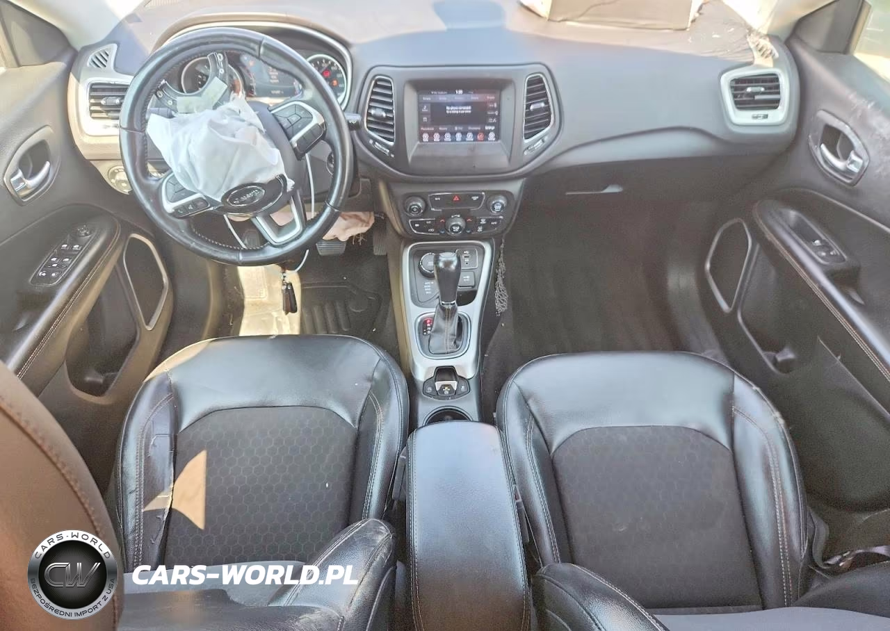 2018 Jeep Compass Latitude VIN:3C4NJDBB7JT223469 - 8