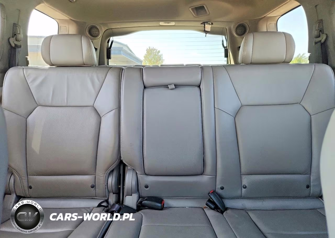 2010 Honda Pilot Touring VIN:5FNYF4H98AB002626 - 10