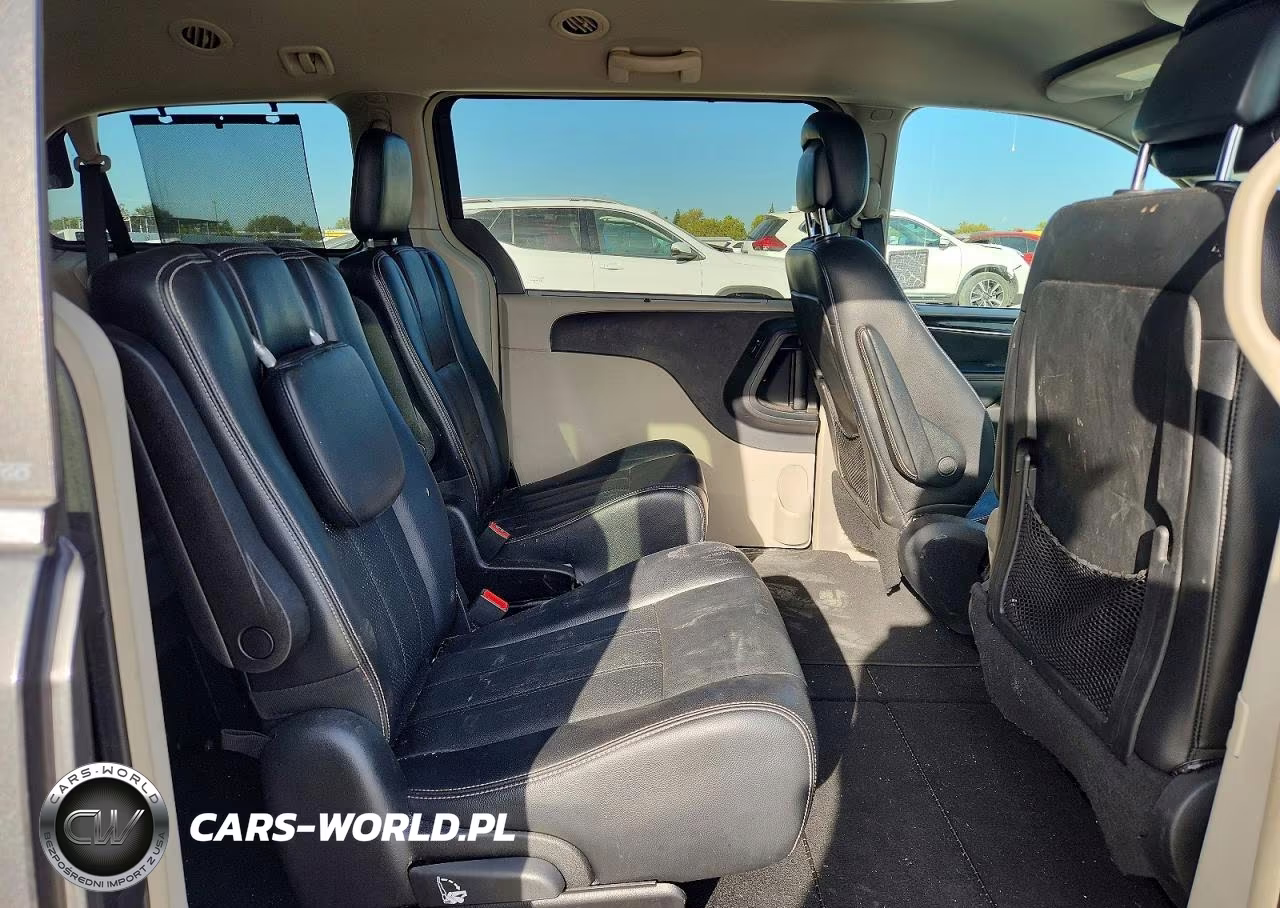 2011 Chrysler Town & Country Touring L VIN:2A4RR8DG8BR796924 - 11