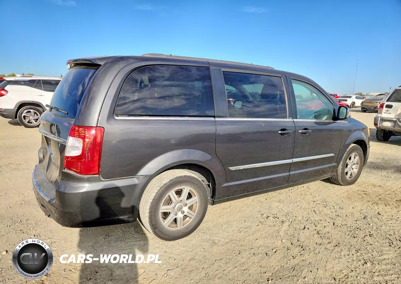 2011 Chrysler Town & Country Touring L VIN:2A4RR8DG8BR796924 - 3