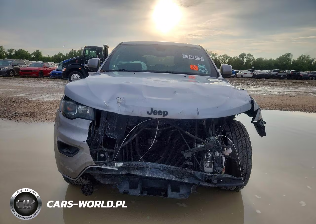 2018 Jeep Grand Cherokee Laredo VIN:1C4RJEAGXJC241884 - 5