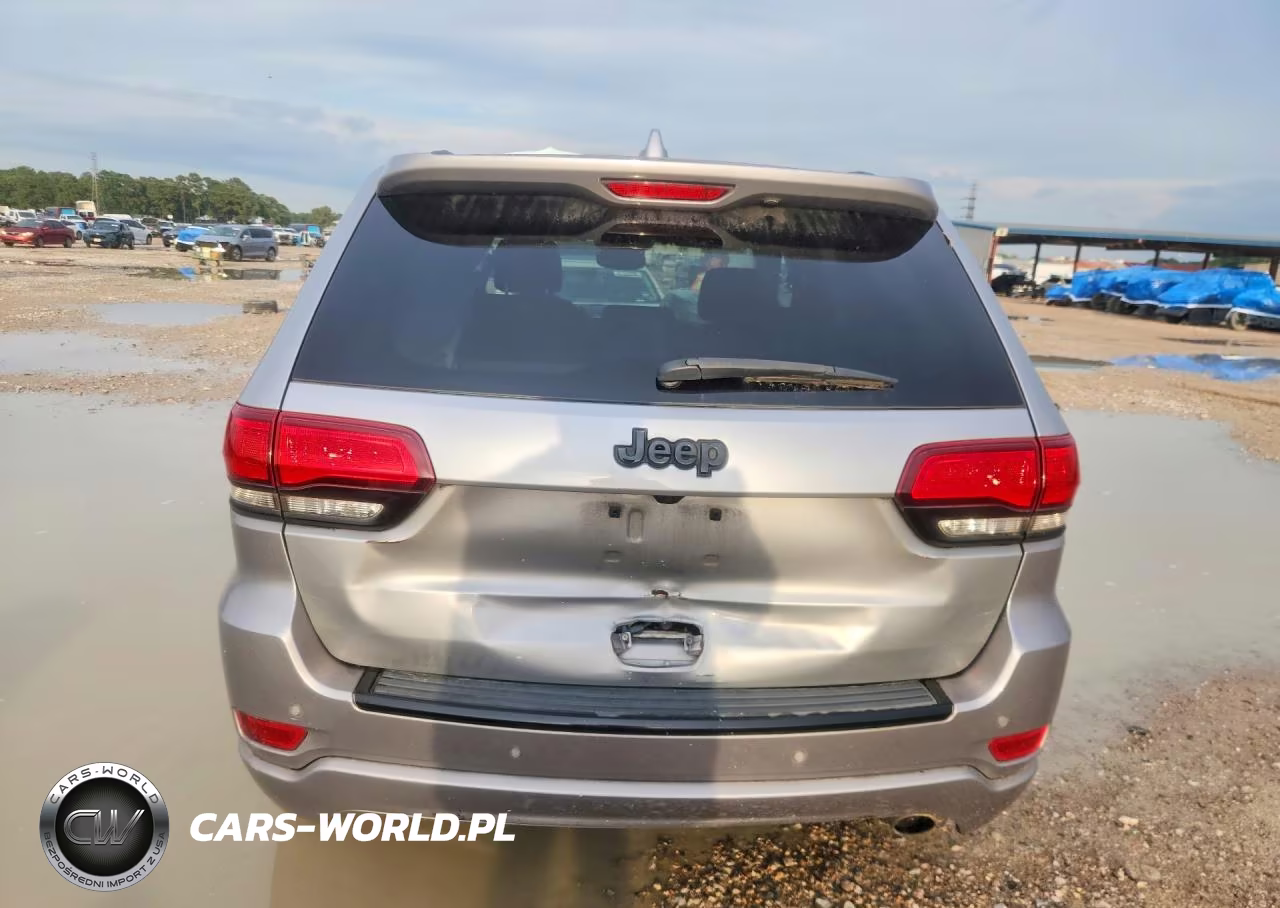2018 Jeep Grand Cherokee Laredo VIN:1C4RJEAGXJC241884 - 6