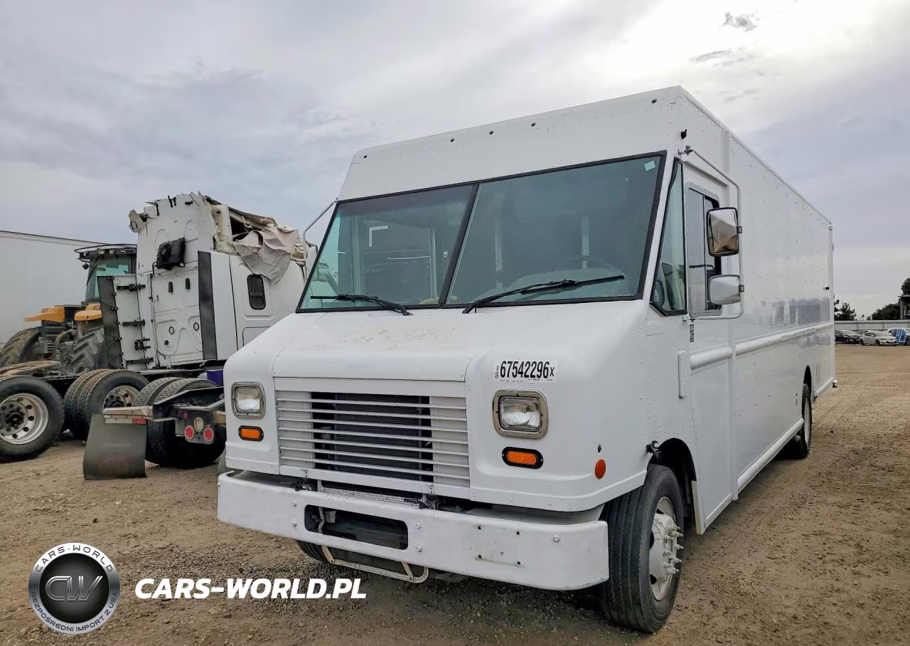 2013 Ford F59 Delivery Truck