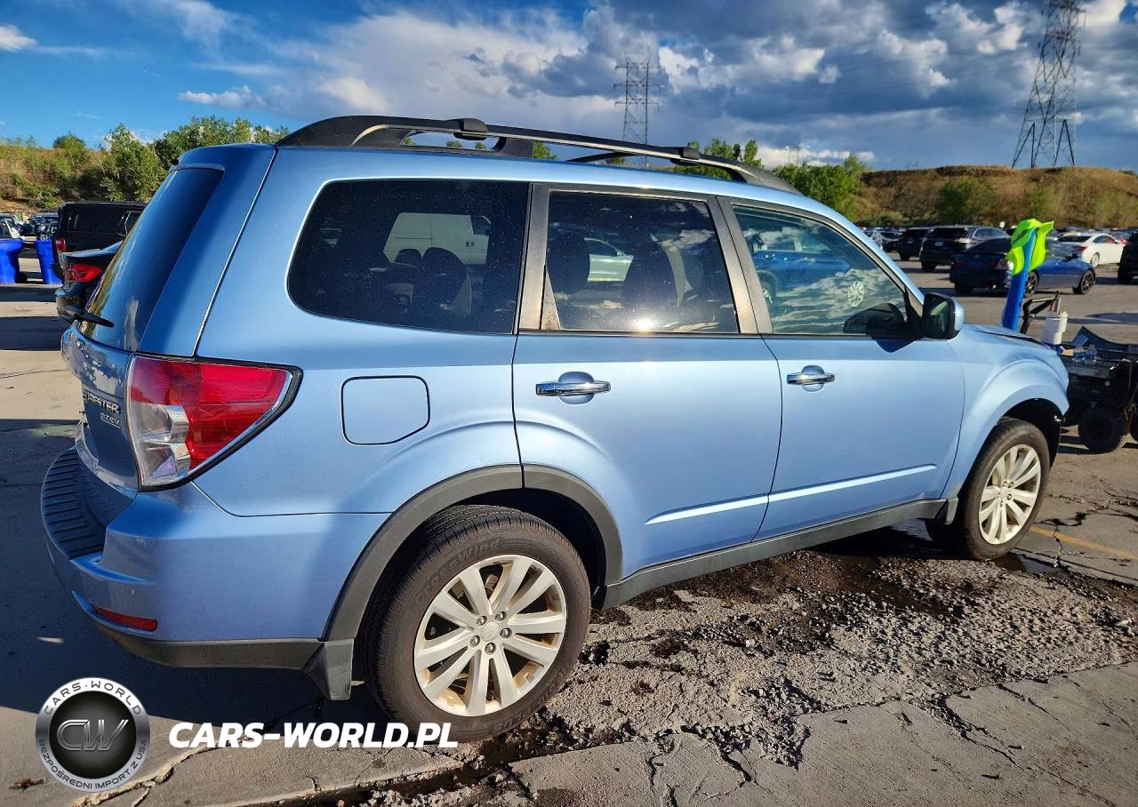 2011 Subaru Forester 2.5X Premium VIN:JF2SHADC4BH704137 - 3