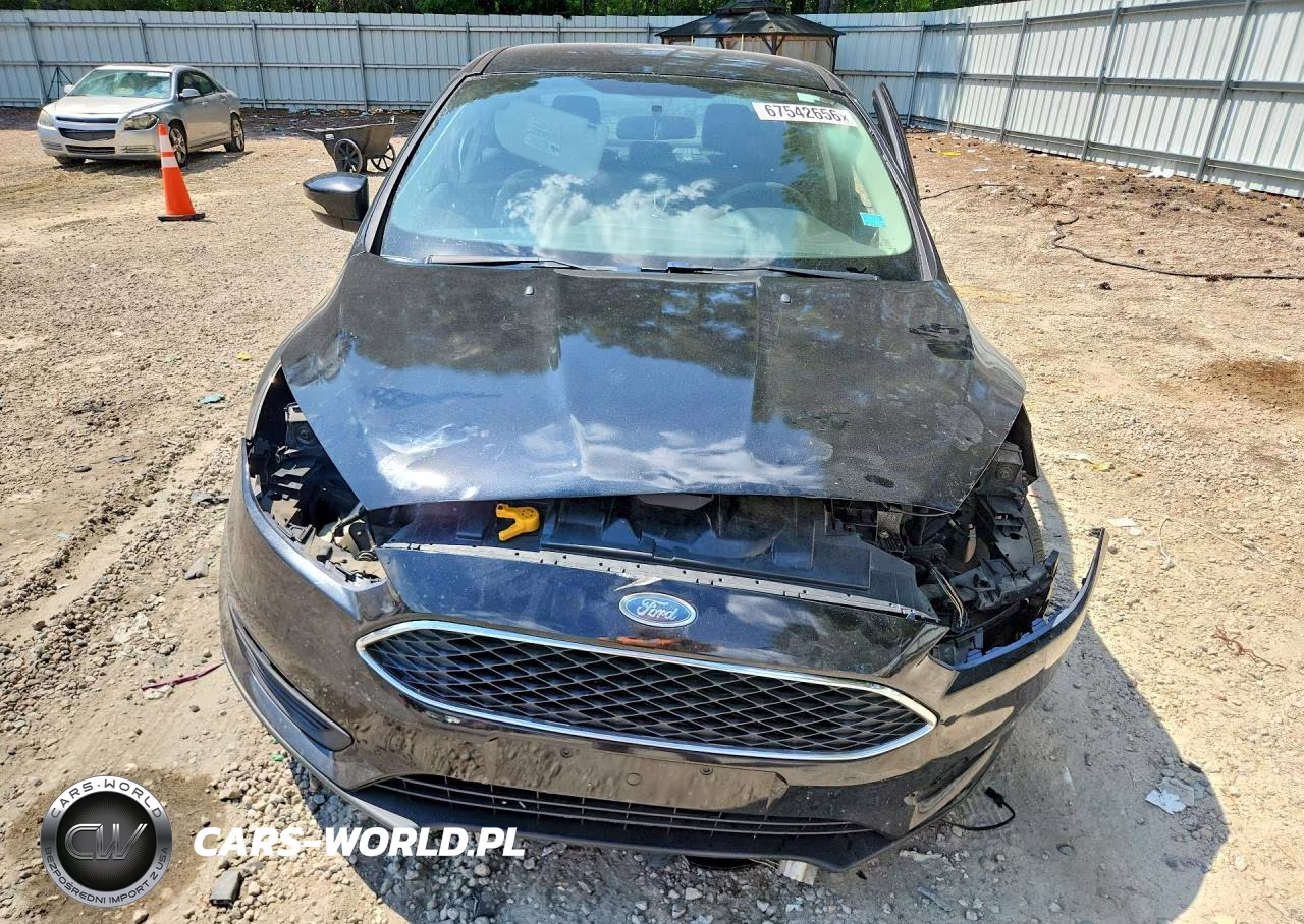2015 Ford Focus Se VIN:1FADP3F2XFL365046 - 5