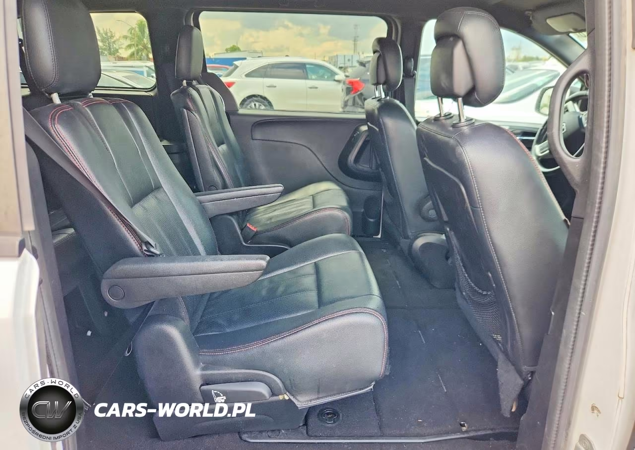 2016 Dodge Grand Caravan R-T VIN:2C4RDGEG0GR250056 - 11
