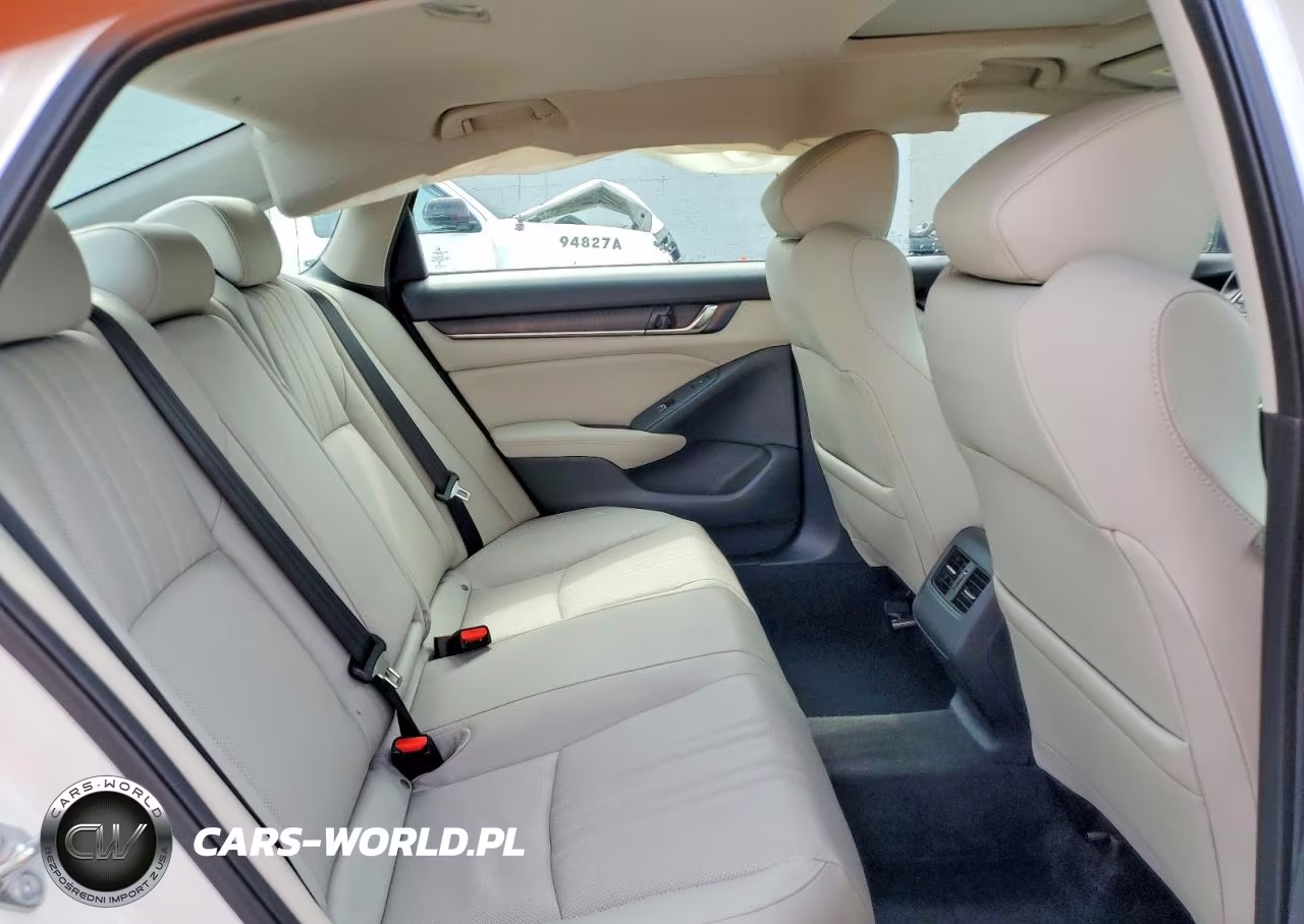 2018 Honda Accord Touring VIN:1HGCV1F94JA034322 - 10