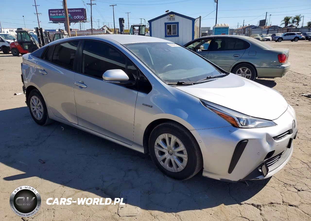 2019 Toyota Prius Le VIN:JTDKARFUXK3071177 - 4