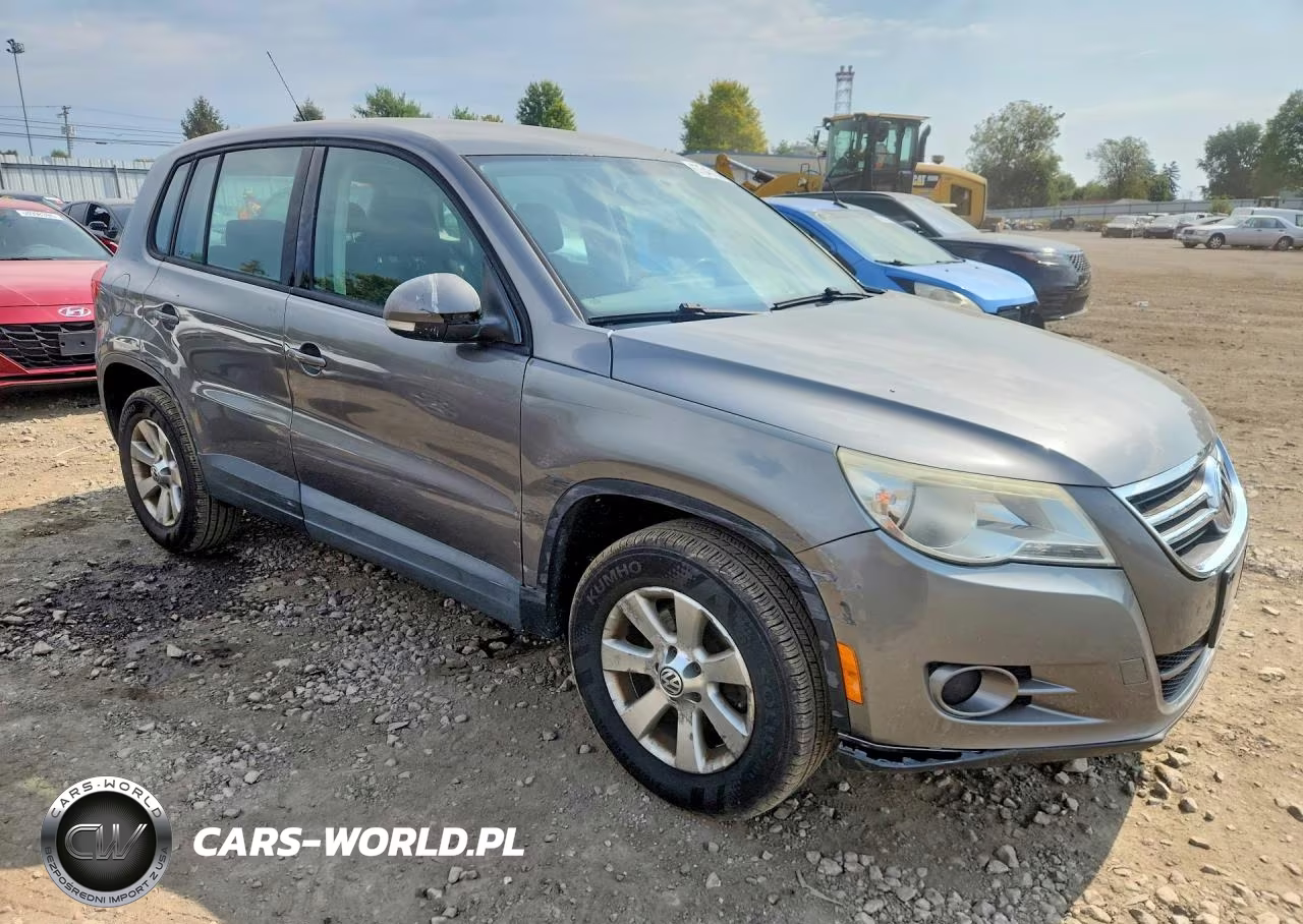 2010 Volkswagen Tiguan S VIN:WVGAV7AX6AW511832 - 4