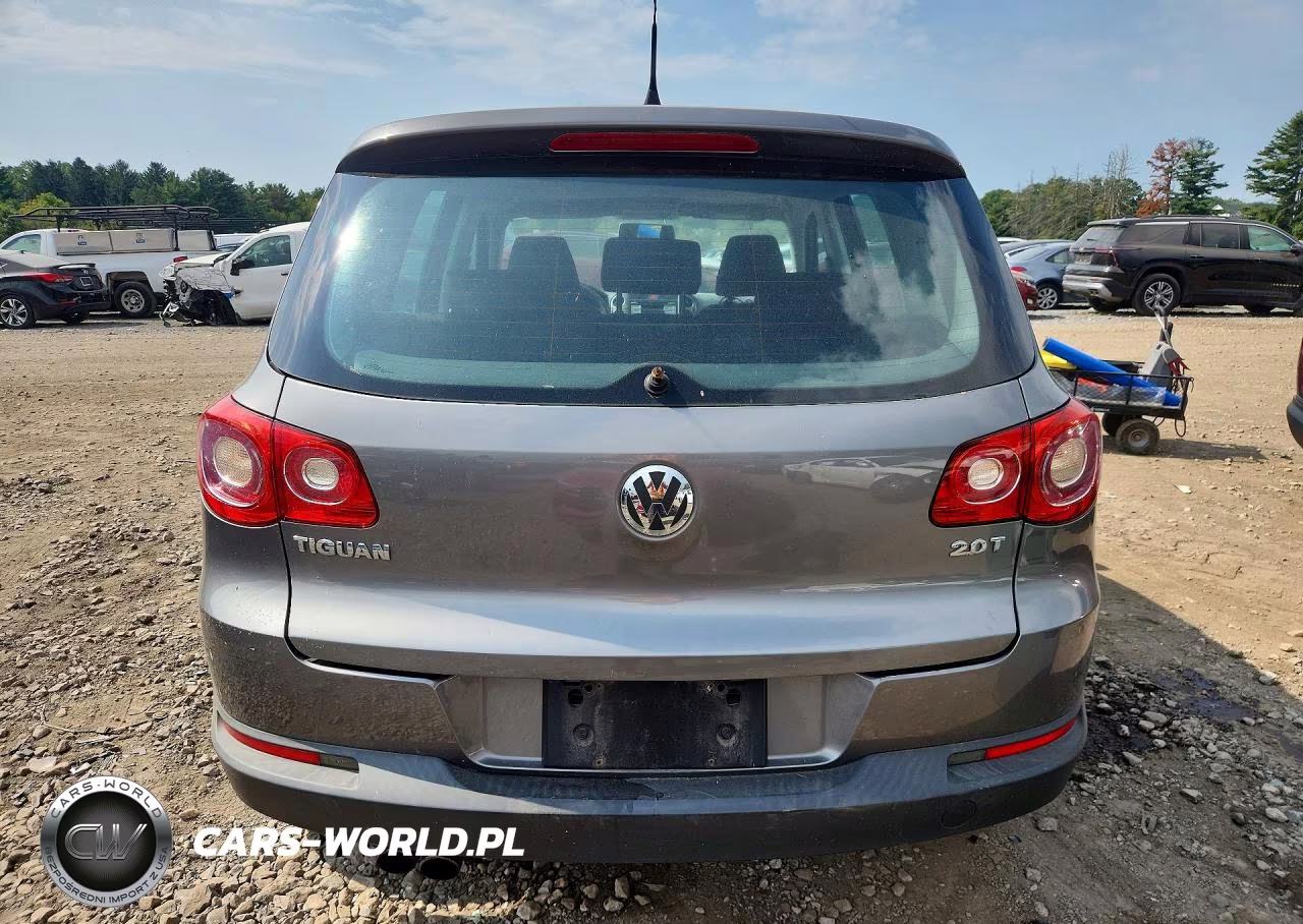 2010 Volkswagen Tiguan S VIN:WVGAV7AX6AW511832 - 6