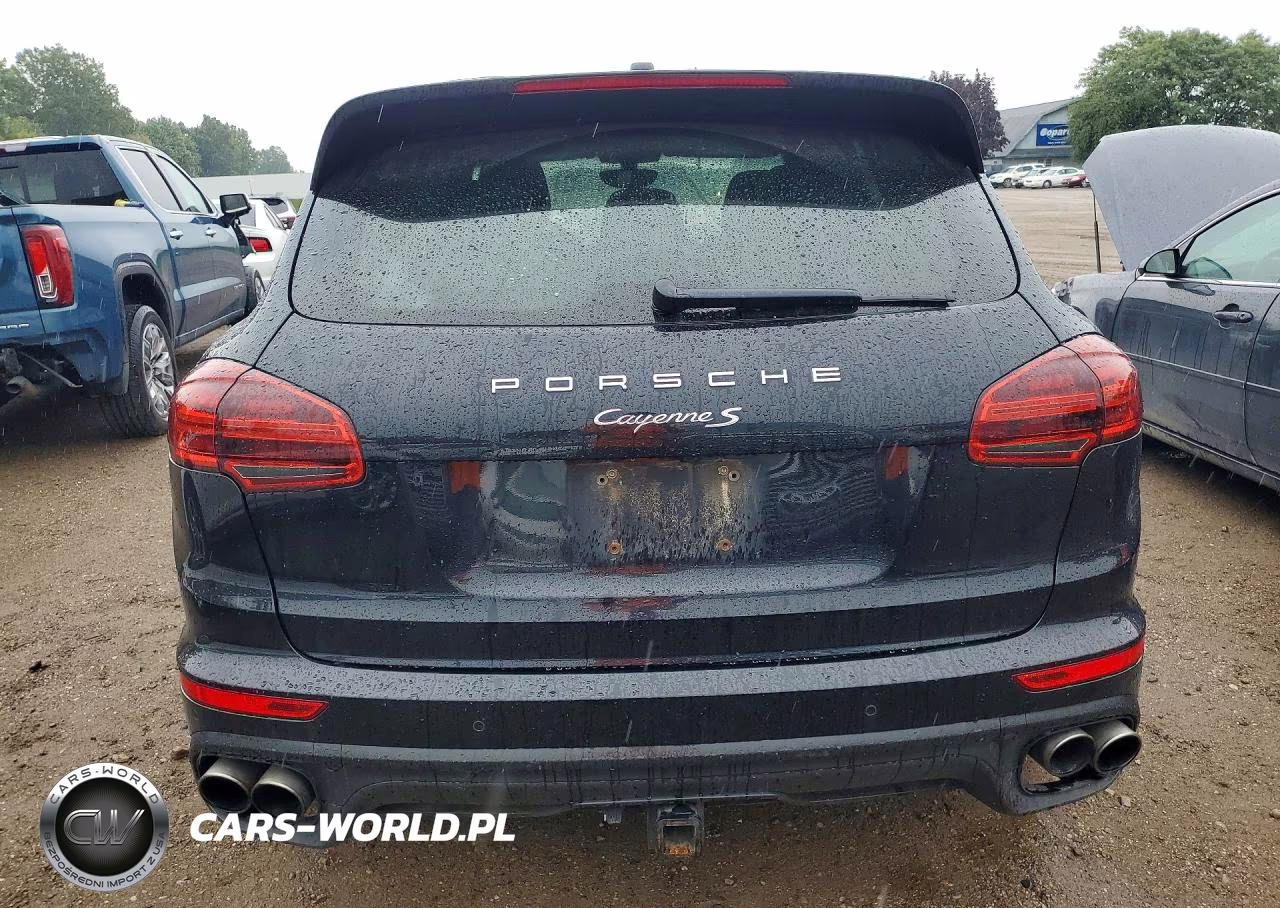 2018 Porsche Cayenne S VIN:WP1AB2A29JLA60447 - 6