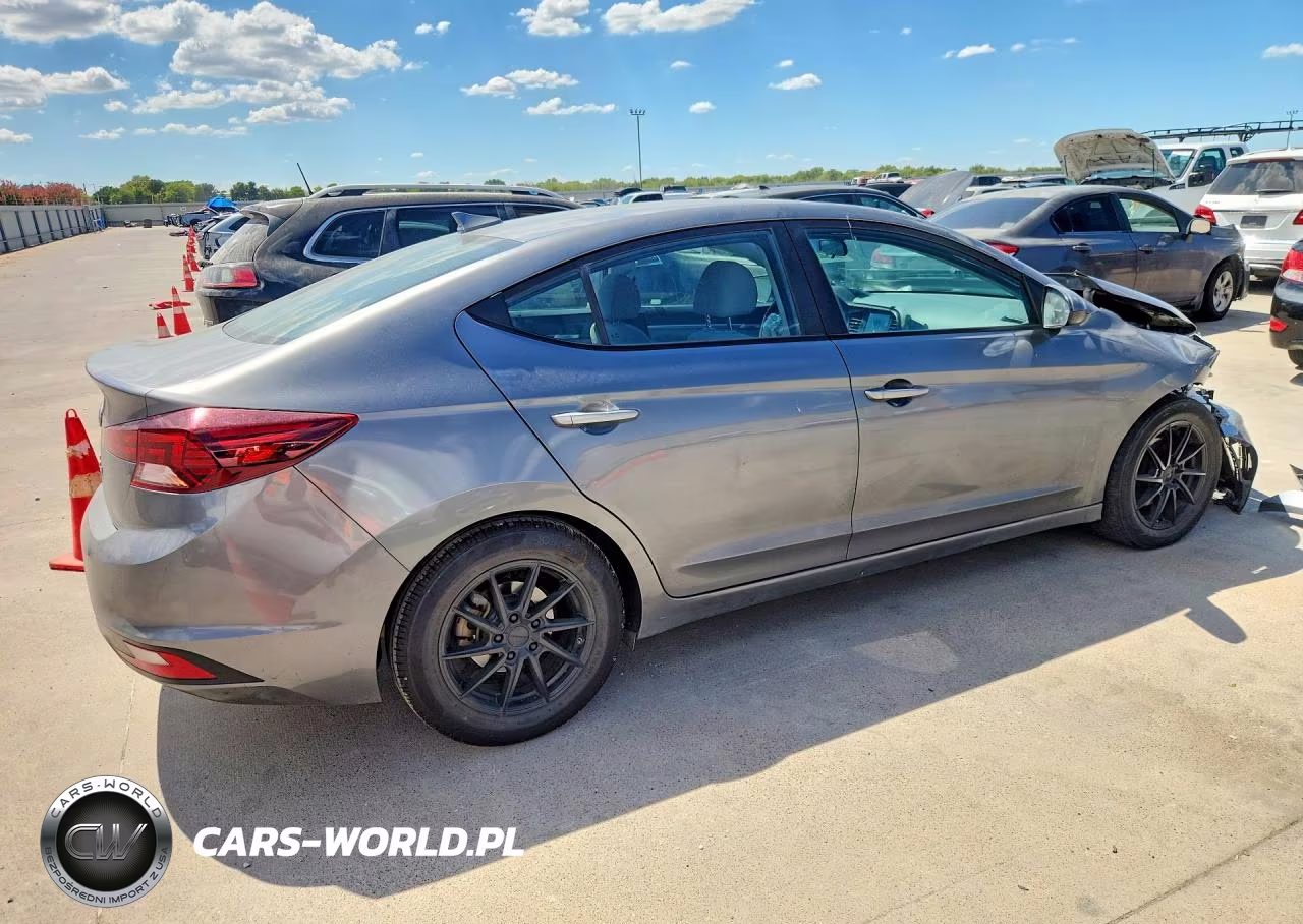 2019 Hyundai Elantra Sel VIN:5NPD84LF8KH436439 - 3