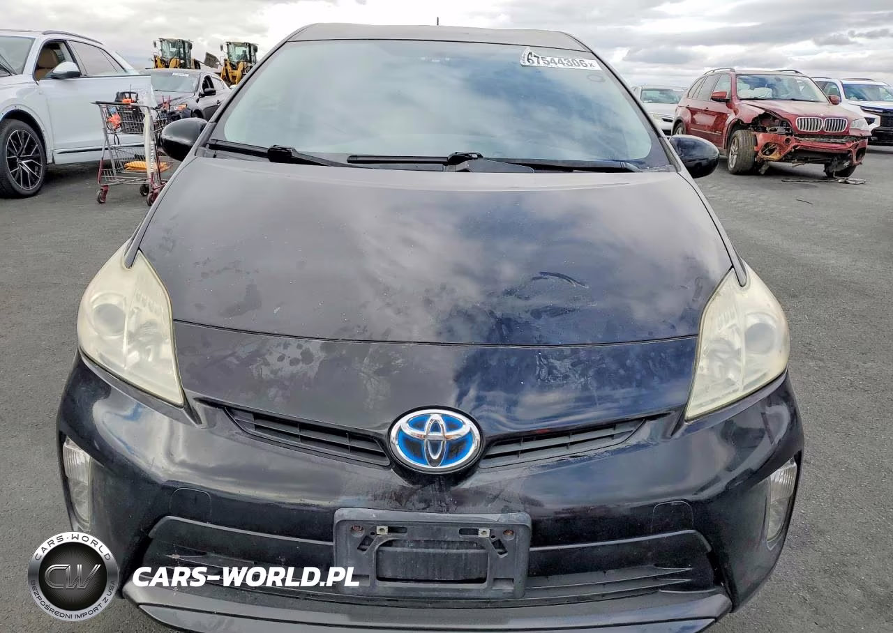2012 Toyota Prius Three VIN:JTDKN3DUXC5436290 - 5