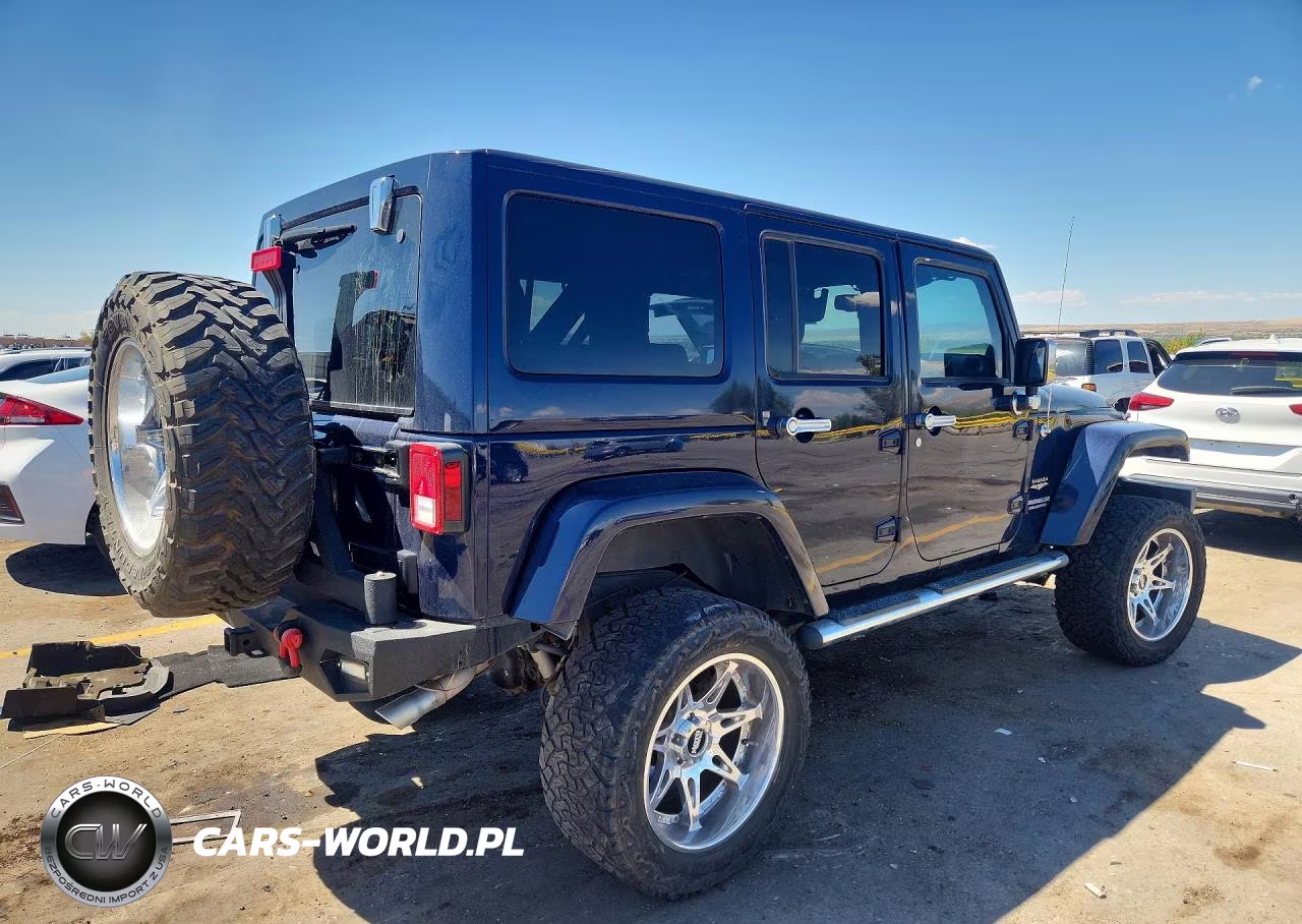 2013 Jeep Wrangler Unlimited Sahara VIN:1C4HJWEG6DL579721 - 3