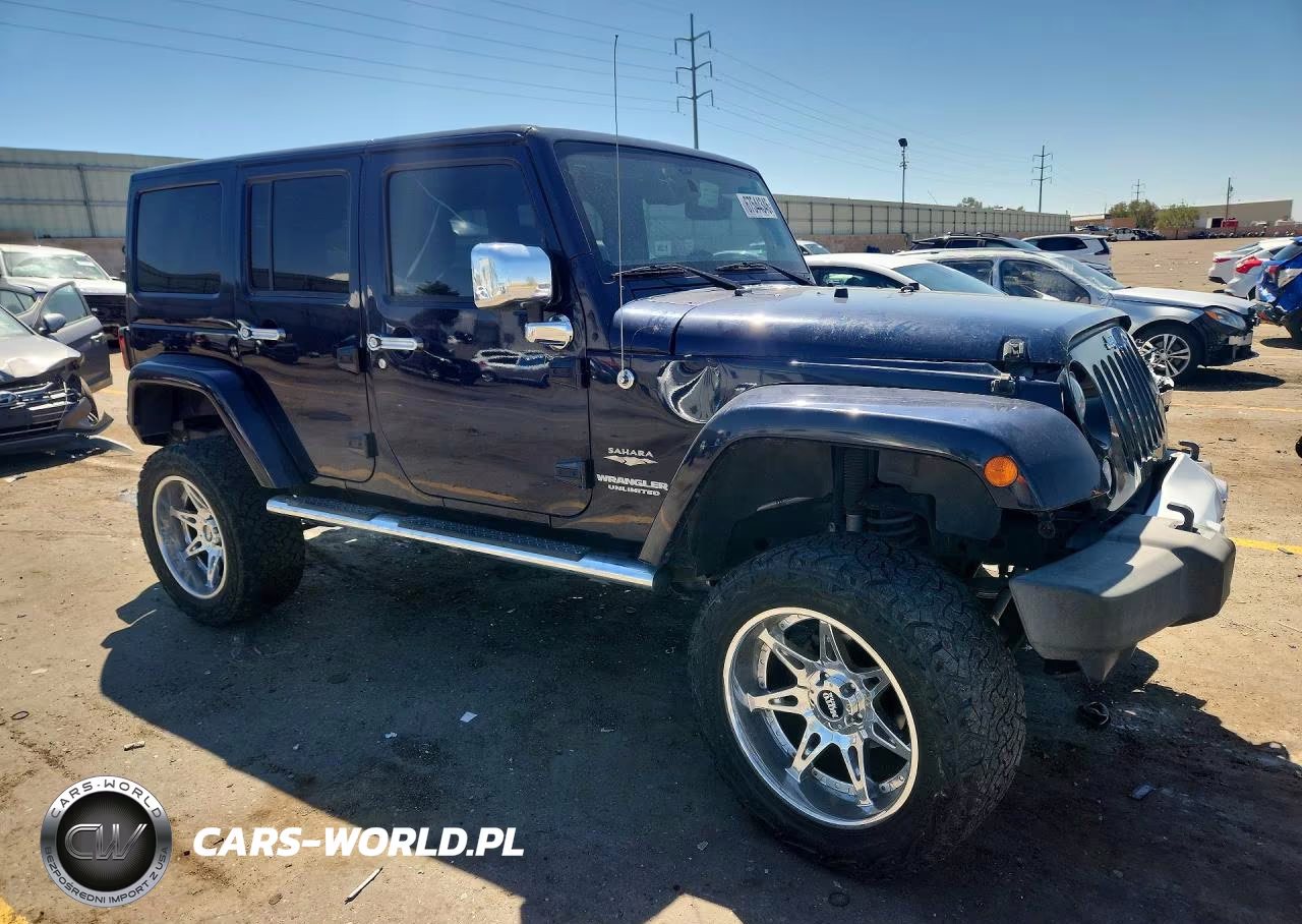 2013 Jeep Wrangler Unlimited Sahara VIN:1C4HJWEG6DL579721 - 4