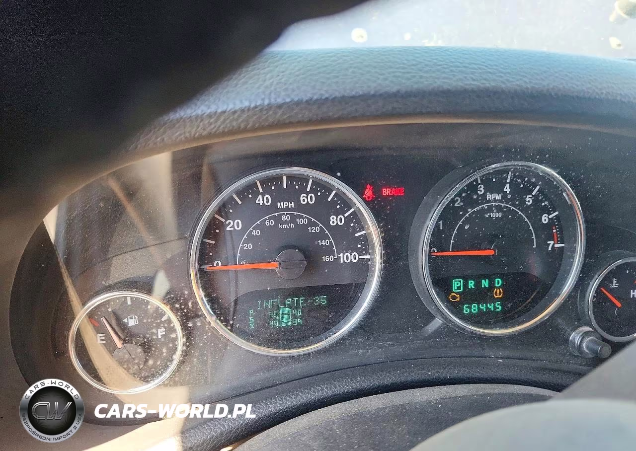 2013 Jeep Wrangler Unlimited Sahara VIN:1C4HJWEG6DL579721 - 9