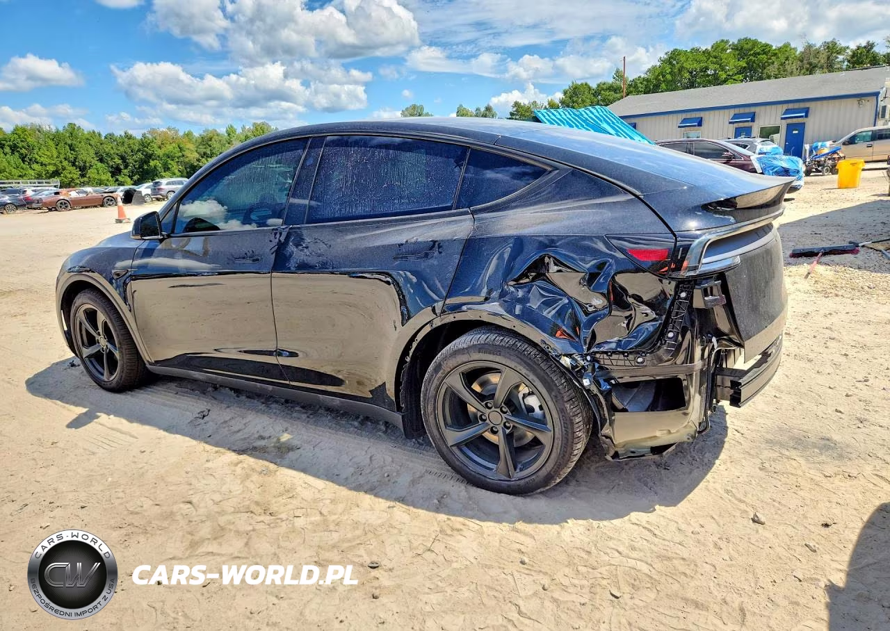 2026 Tesla Model Y VIN:7SAYGDEE2TA678216 - 2