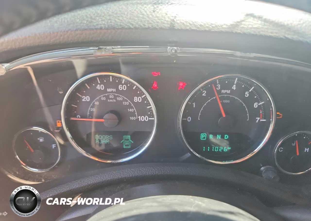 2018 Jeep Wrangler Unlimited Sahara VIN:1C4BJWEG0JL842545 - 9