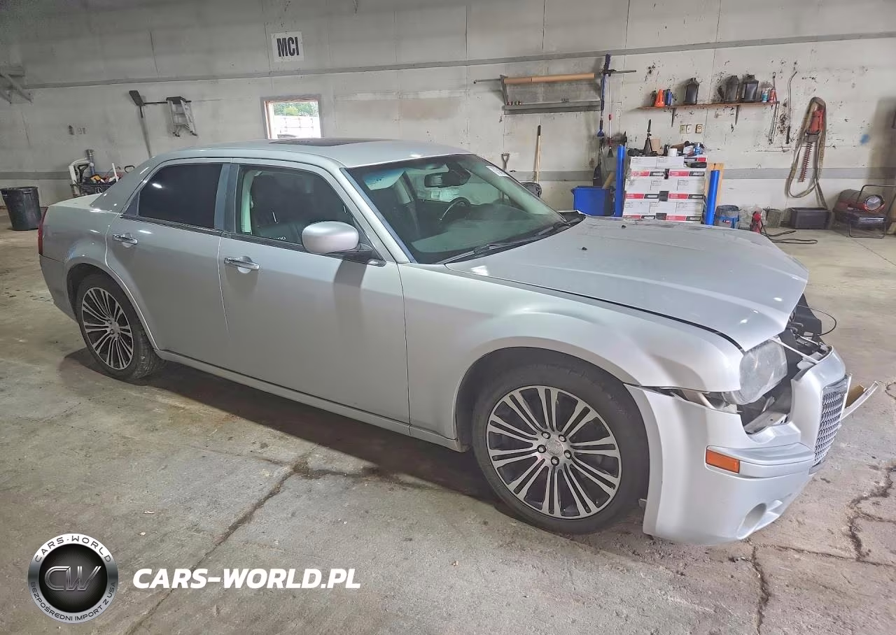 2010 Chrysler 300 S VIN:2C3CA9CT4AH273125 - 4