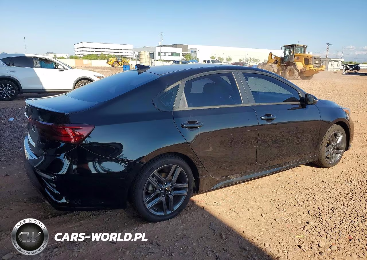 2021 Kia Forte Gt Line VIN:3KPF34AD6ME276903 - 3