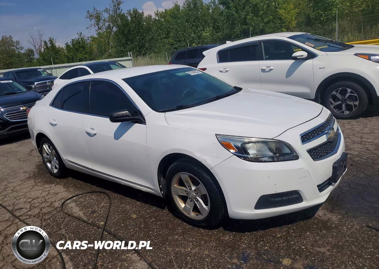 2013 Chevrolet Malibu Ls VIN:1G11B5SA3DF167157 - 4