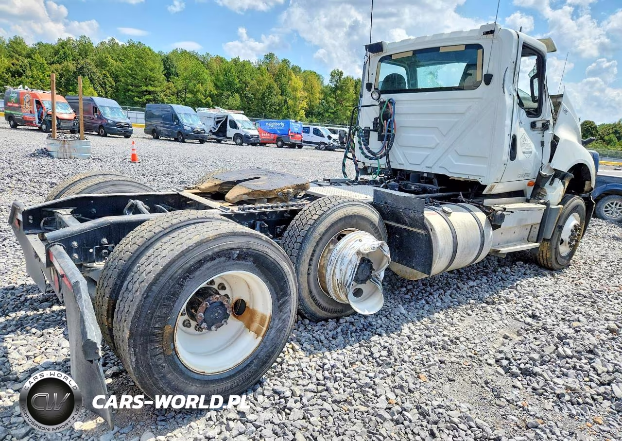 2018 International Lt625 Semi Truck VIN:3HSDZTZR1JN213730 - 3
