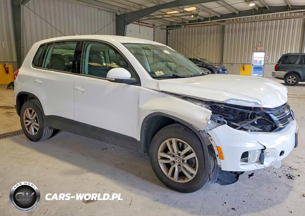 2013 Volkswagen Tiguan S VIN:WVGAV3AX4DW611019 - 4