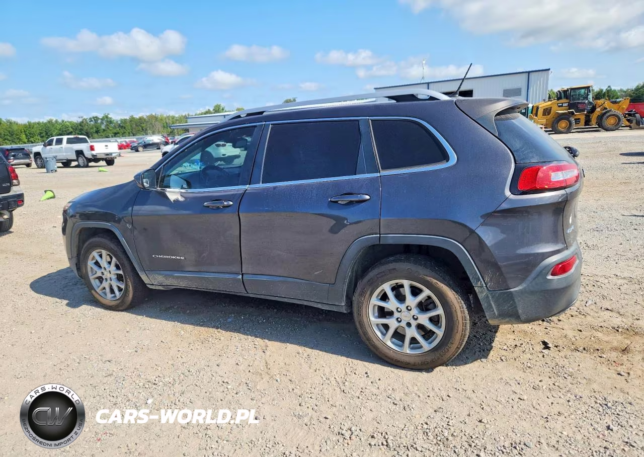 2015 Jeep Cherokee Latitude VIN:1C4PJMCSXFW521877 - 2