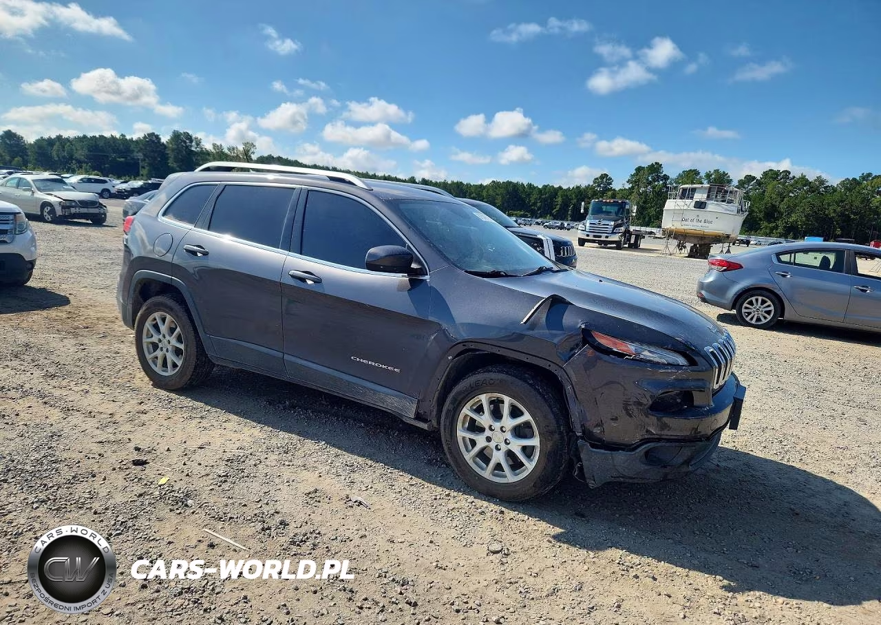 2015 Jeep Cherokee Latitude VIN:1C4PJMCSXFW521877 - 4