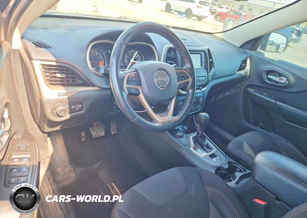 2015 Jeep Cherokee Latitude VIN:1C4PJMCSXFW521877 - 8