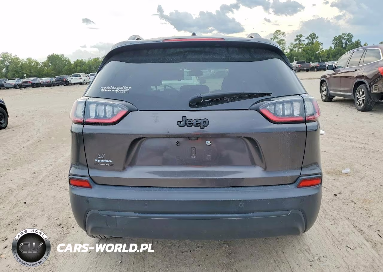 2020 Jeep Cherokee Latitude Plus VIN:1C4PJLLB0LD586268 - 6